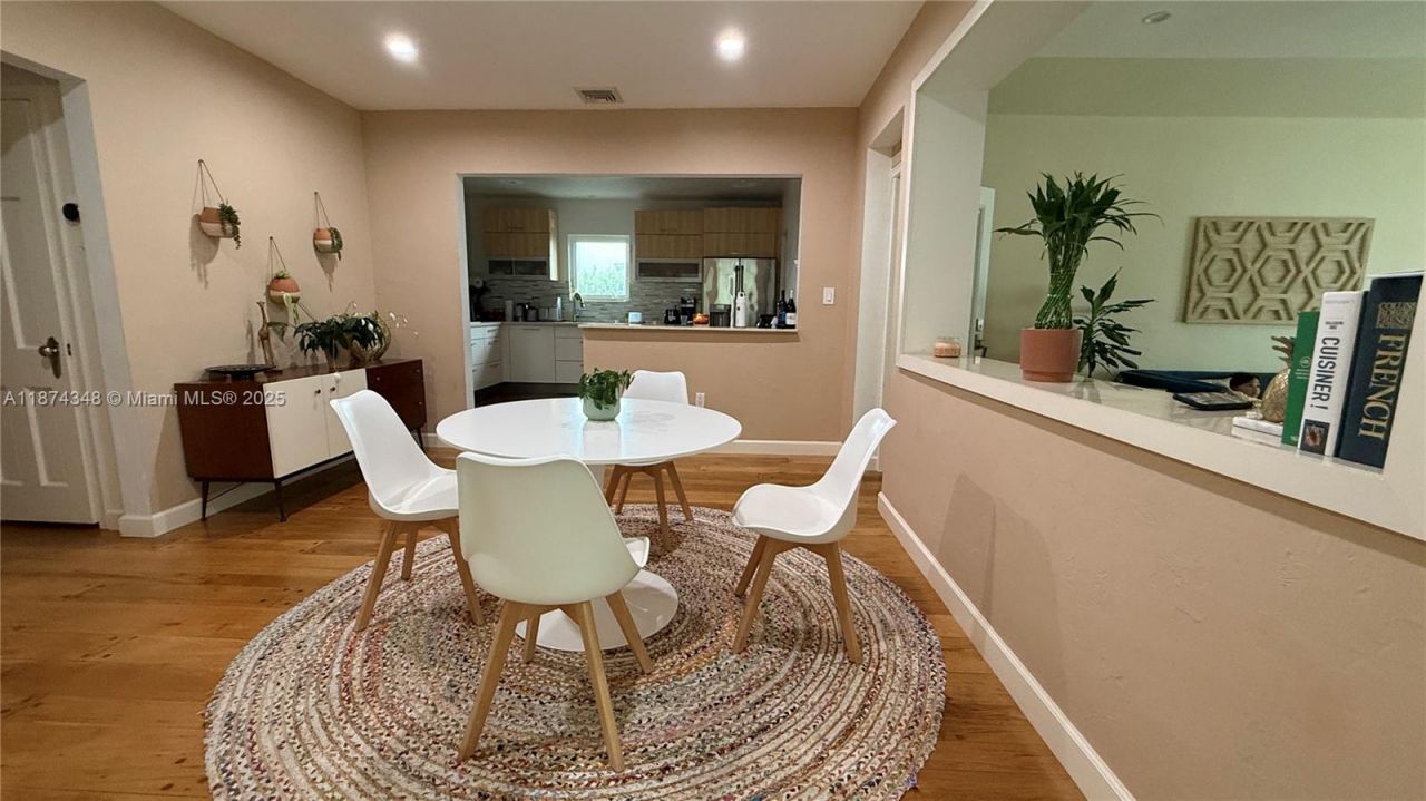 40 SW 30th Rd, Miami, FL 33129 Photo