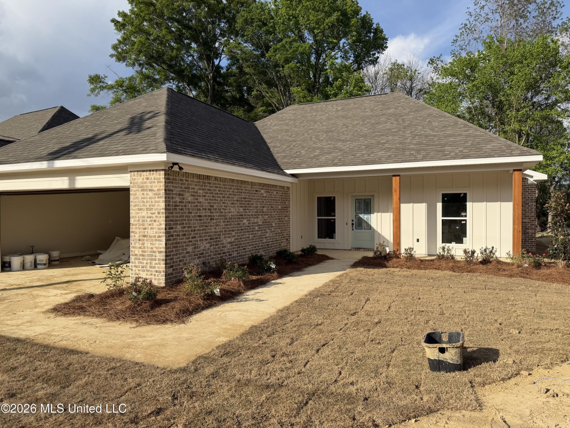 194 Lake Harbor Road, Brandon, MS 39047 Main Photo