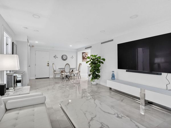 5225 Collins Avenue, Unit 1408, Miami Beach, FL 33140
