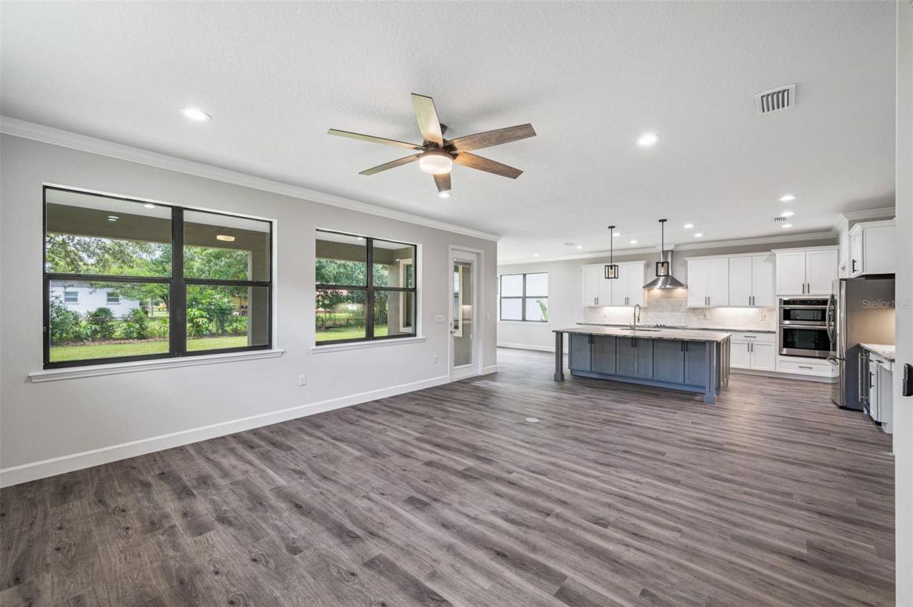 14808 Lake Magdalene Circle, Tampa, FL 33613 Photo