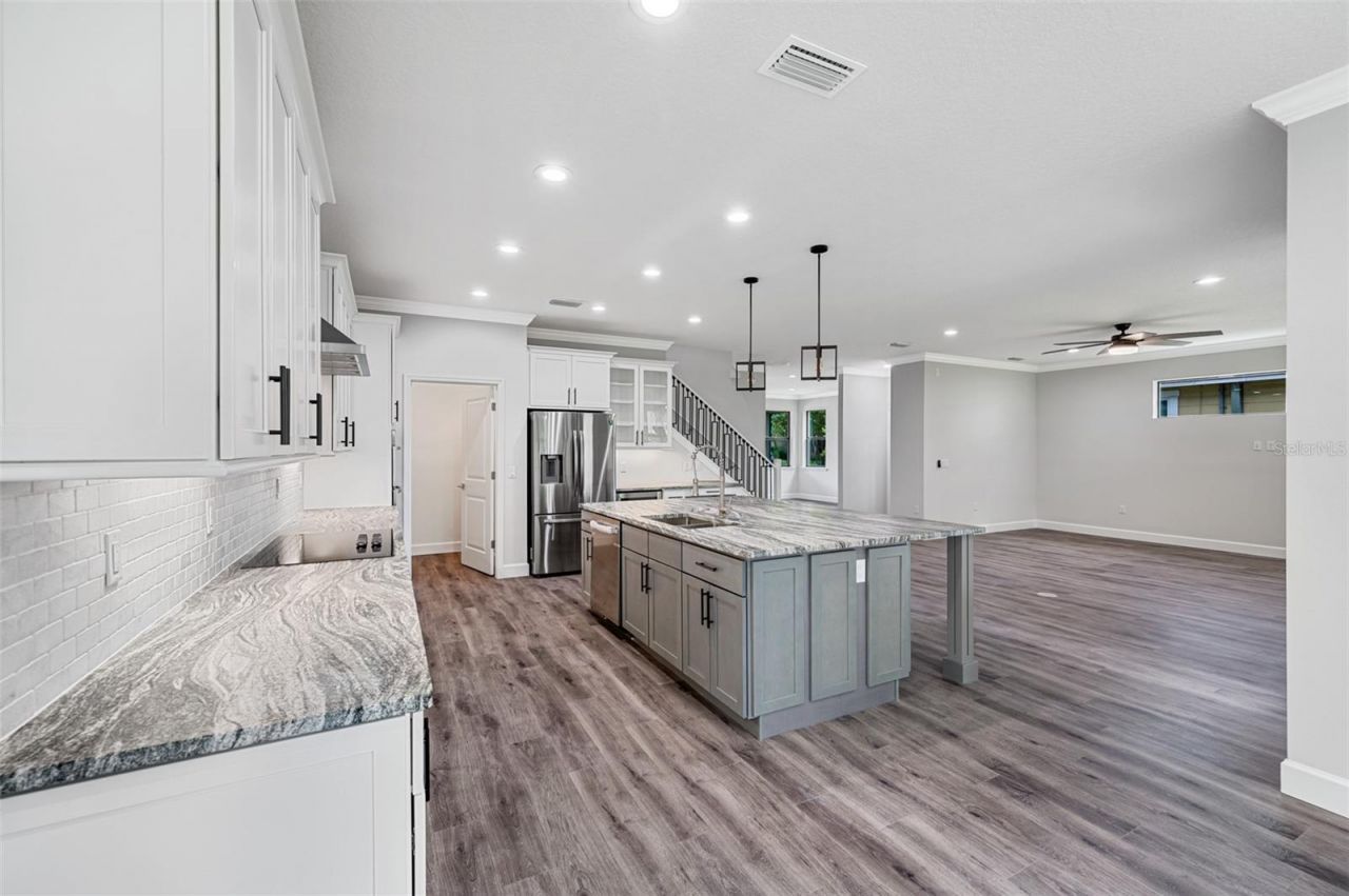 14808 Lake Magdalene Circle, Tampa, FL 33613 Photo