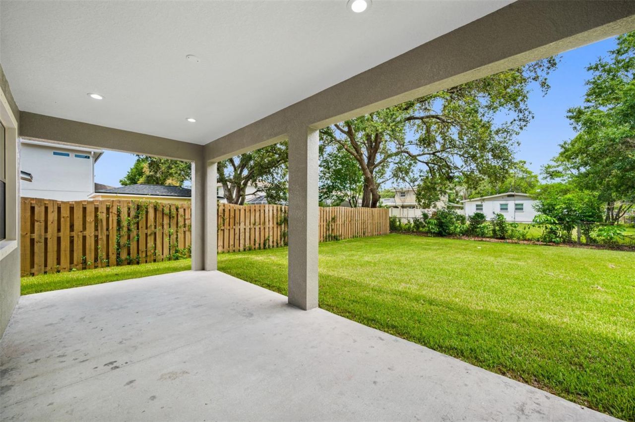 14808 Lake Magdalene Circle, Tampa, FL 33613 Photo