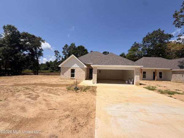 197 Lake Harbor Road, Brandon, MS 39047