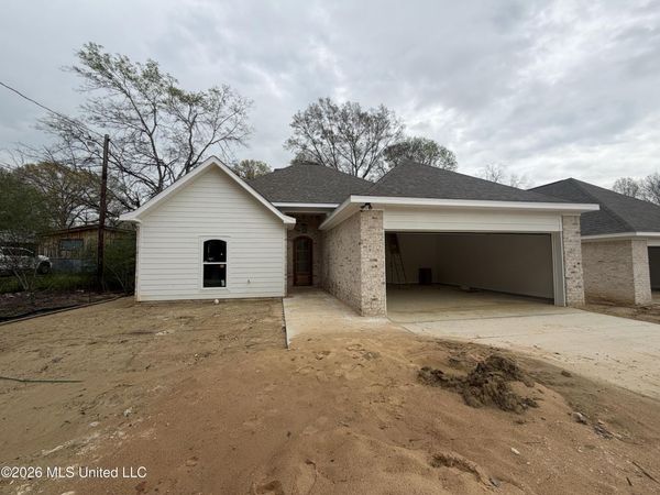 198 Lake Harbor Road, Brandon, MS 39047