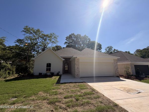198 Lake Harbor Road, Brandon, MS 39047