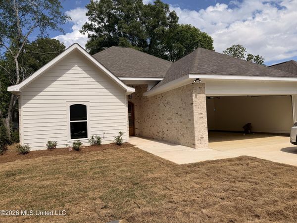 198 Lake Harbor Road, Brandon, MS 39047