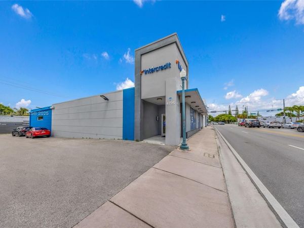 4725 SW 8th St, Miami, FL 33134