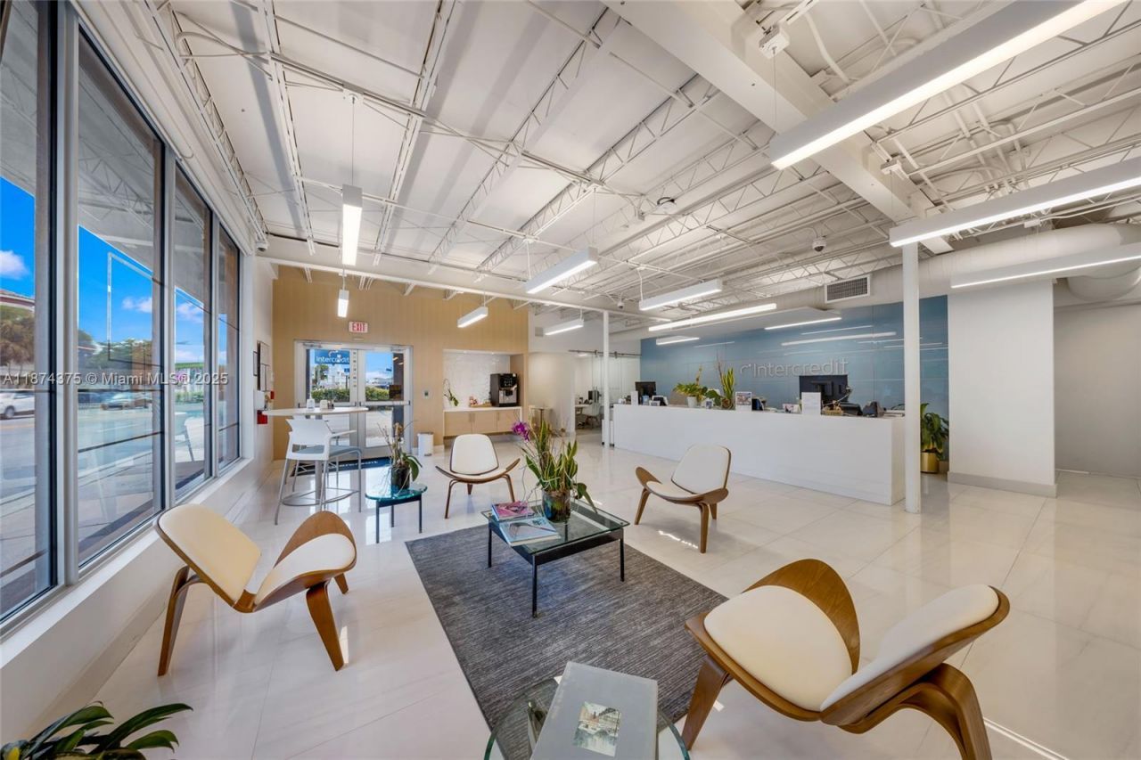 4725 SW 8th St, Miami, FL 33134 Photo