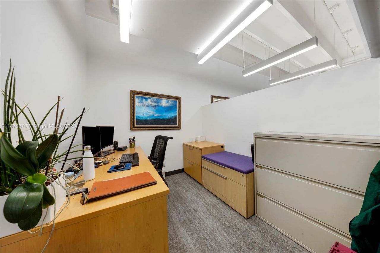 4725 SW 8th St, Miami, FL 33134 Photo