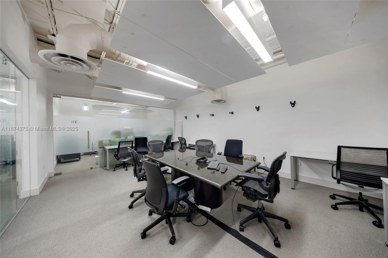 4725 SW 8th St, Miami, FL 33134 Photo