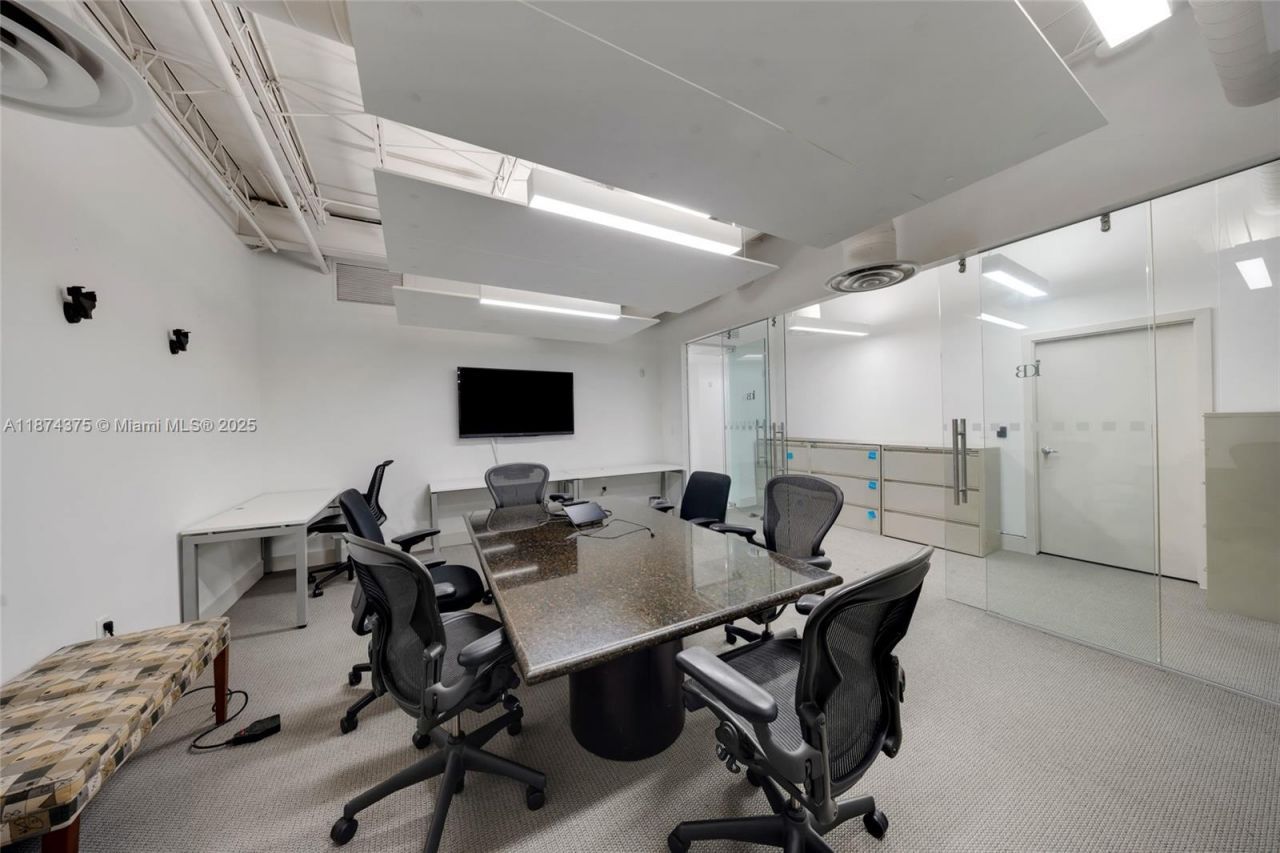 4725 SW 8th St, Miami, FL 33134 Photo