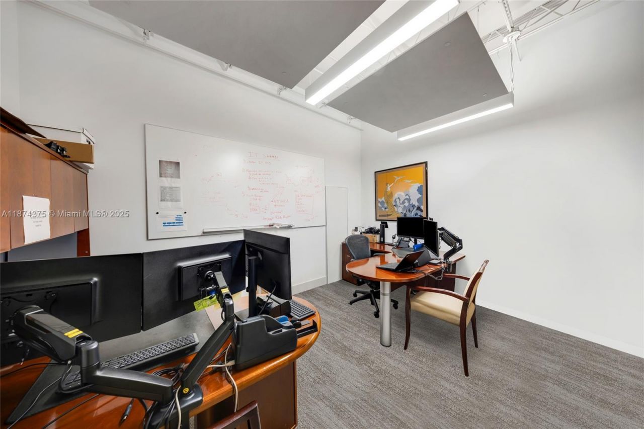 4725 SW 8th St, Miami, FL 33134 Photo