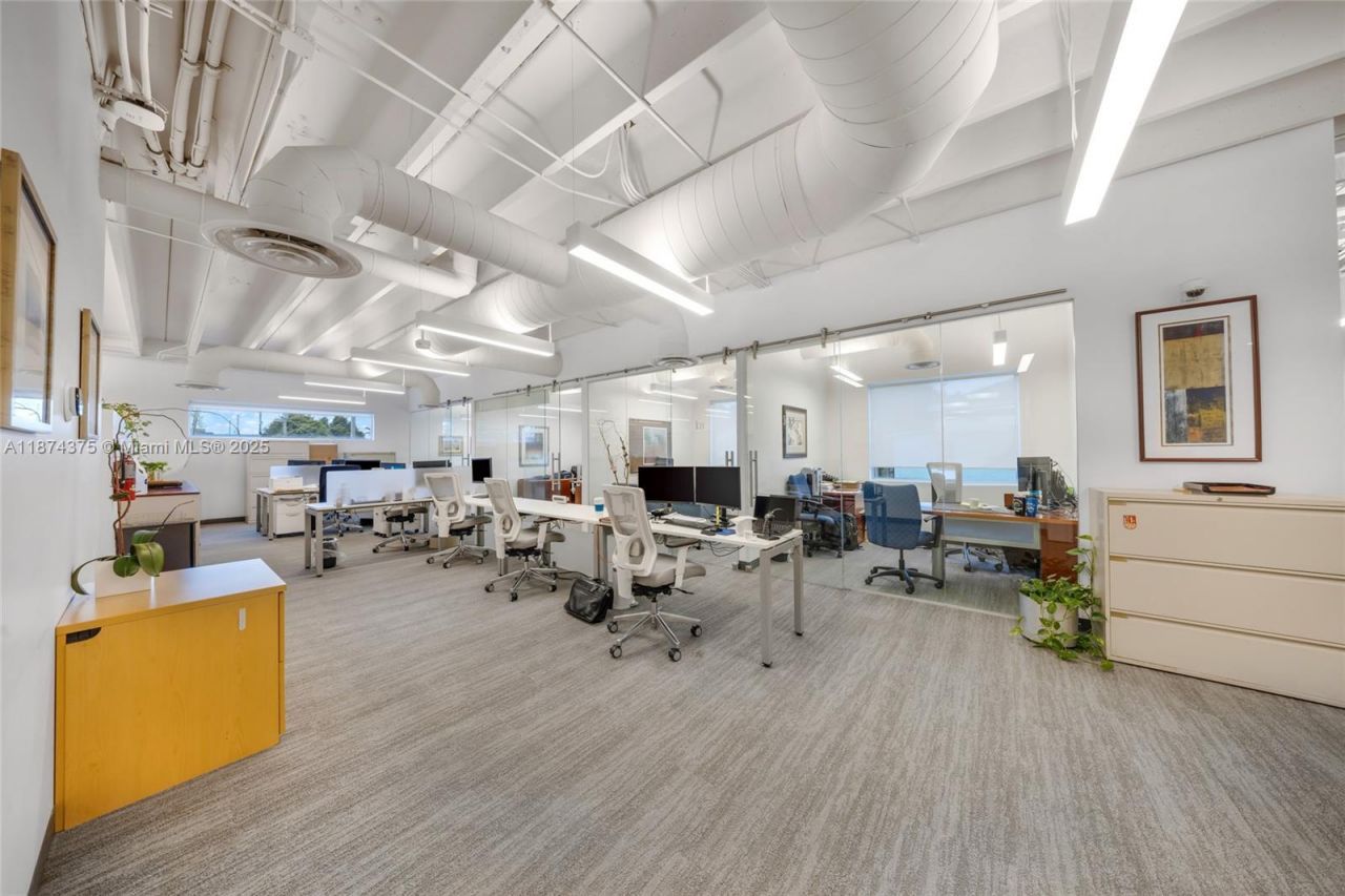 4725 SW 8th St, Miami, FL 33134 Photo