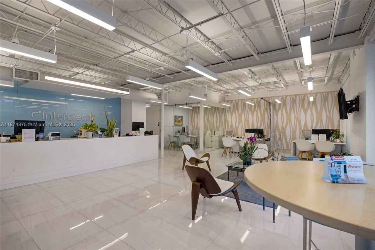 4725 SW 8th St, Miami, FL 33134 Photo