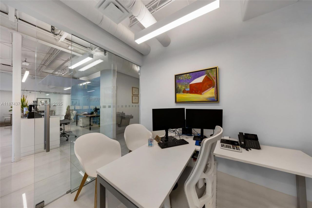 4725 SW 8th St, Miami, FL 33134 Photo