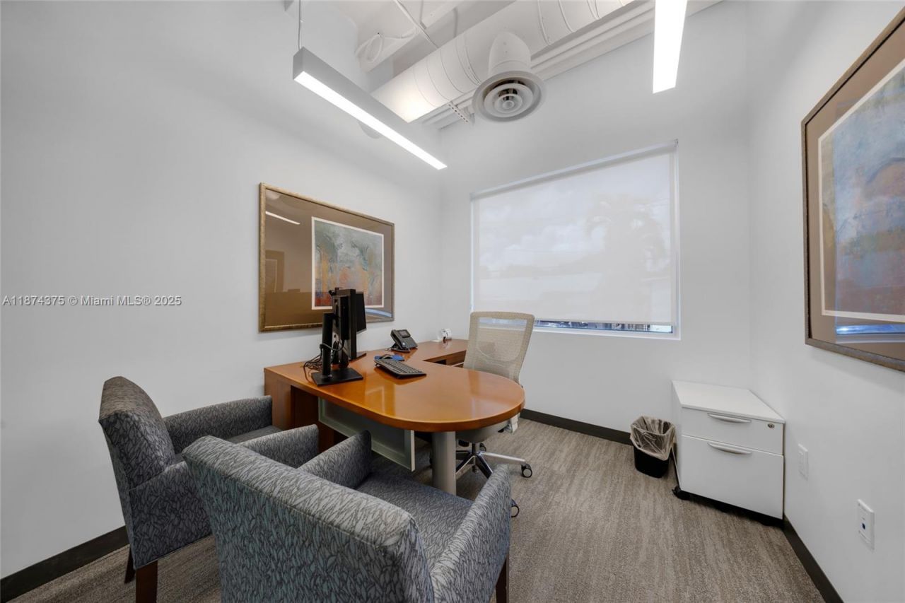 4725 SW 8th St, Miami, FL 33134 Photo