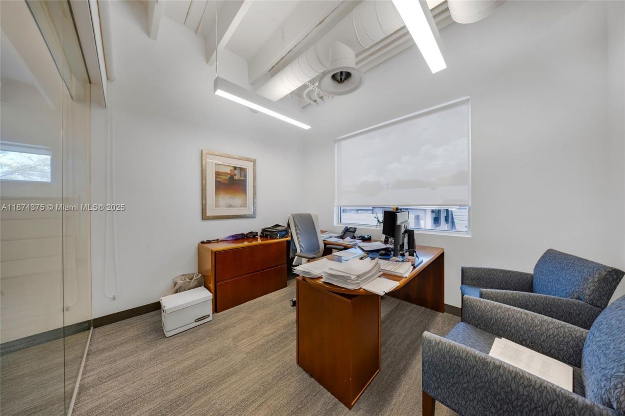 4725 SW 8th St, Miami, FL 33134 Photo