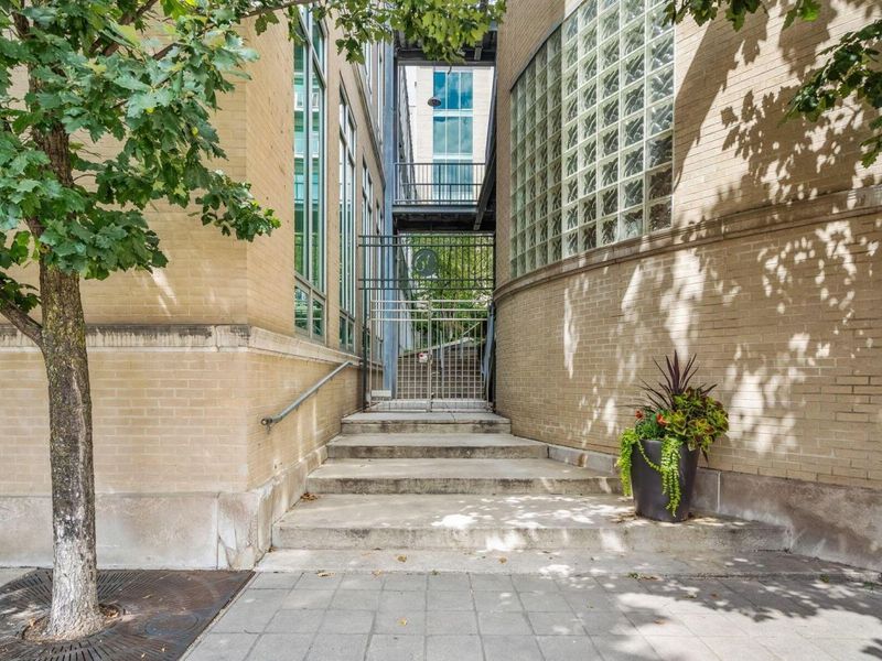 60 E Spring Street, Unit 412, Columbus, OH 43215 Photo 2