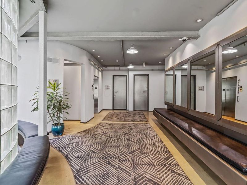 60 E Spring Street, Unit 412, Columbus, OH 43215 Photo 4