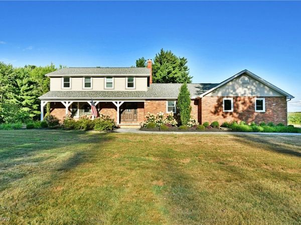 8075 S Raccoon Road, Canfield, OH 44406