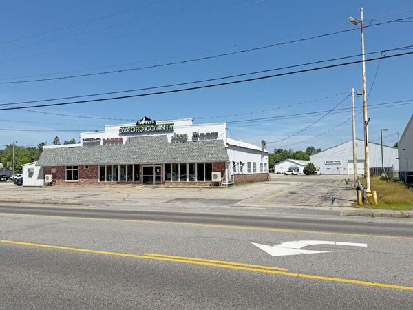 209 Main Street, Paris, ME 04281