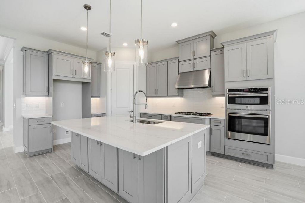 13705 Iona Avenue, Palmetto, FL 34221 Photo