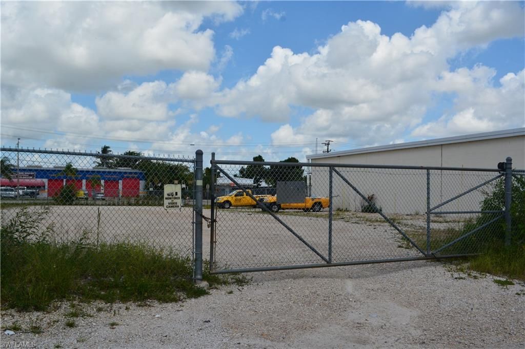 929 Country Club Blvd, Cape Coral, FL 33990 Photo