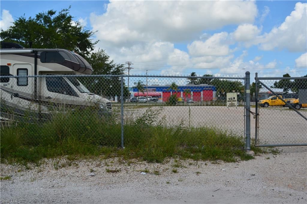 929 Country Club Blvd, Cape Coral, FL 33990 Photo