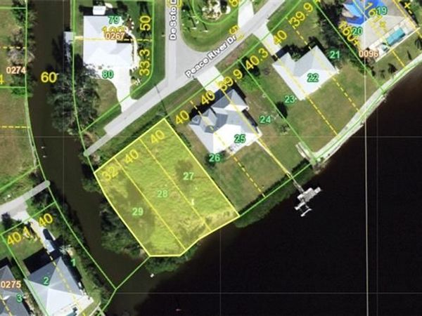 3690 Peace River DR, PUNTA GORDA, FL 33983