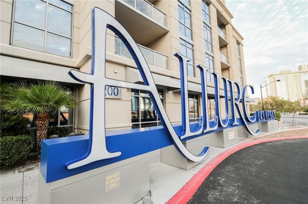 200 W Sahara Avenue, Unit 2110, Las Vegas, NV 89102 Main Photo