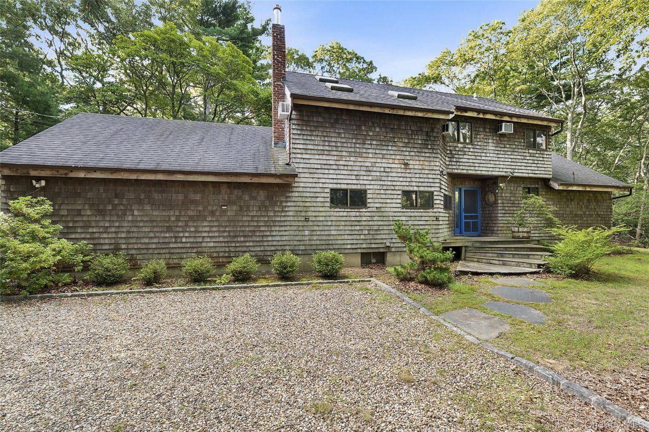 526 Hands Creek Road, East Hampton, NY 11937 Main Photo
