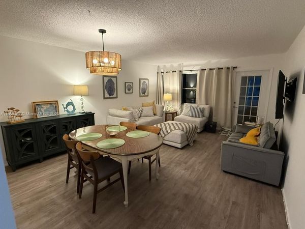 401 Golden Isles Dr, Unit 916, Hallandale Beach, FL 33009