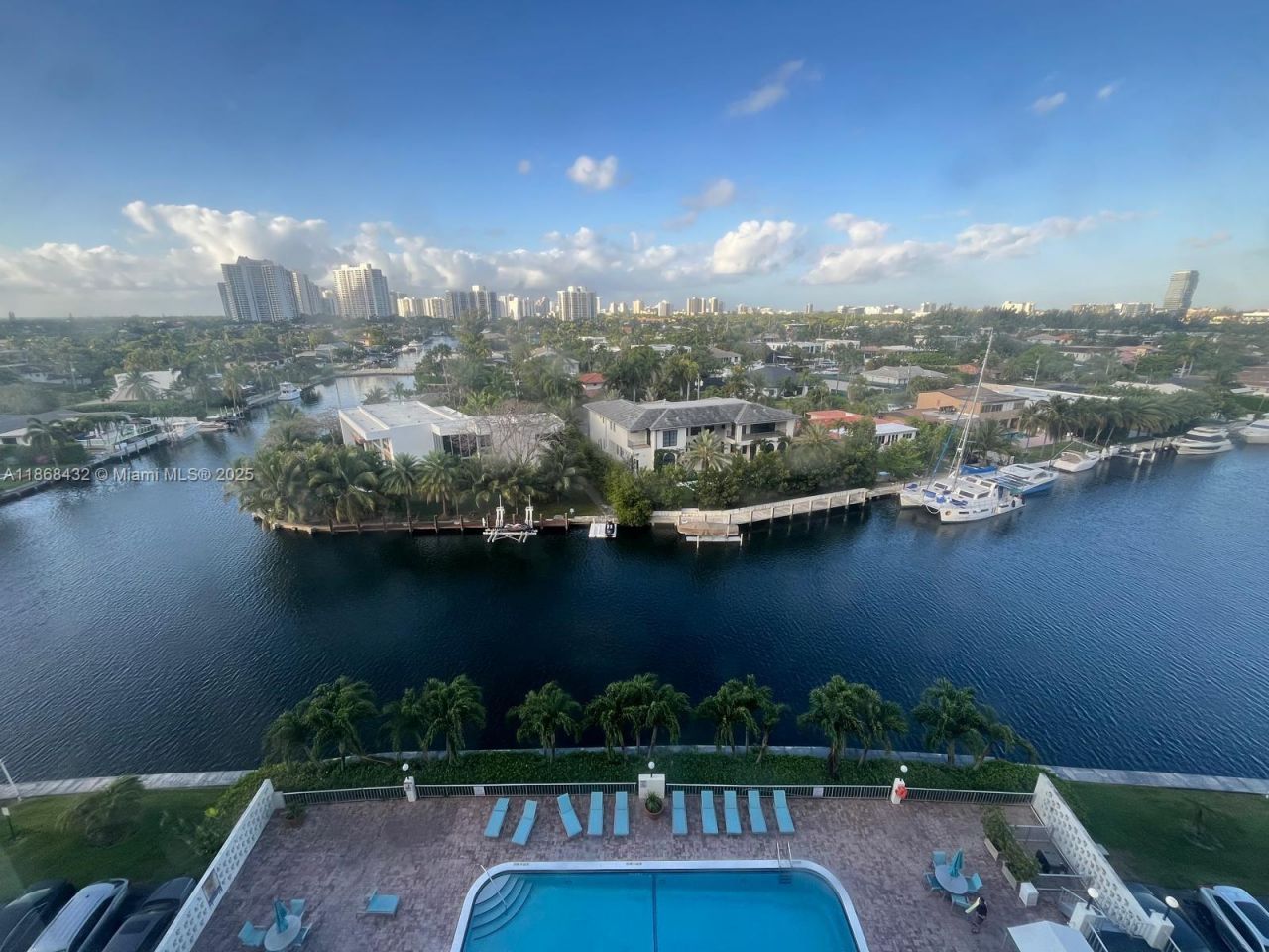 401 Golden Isles Dr, Unit 916, Hallandale Beach, FL 33009 Photo