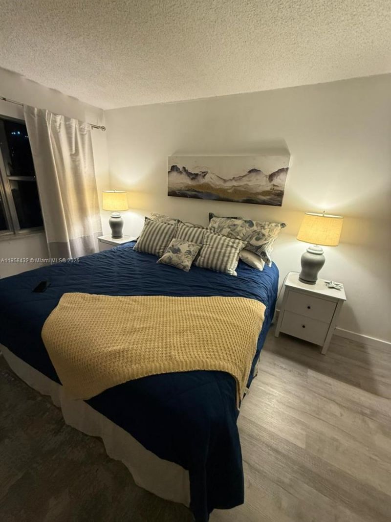 401 Golden Isles Dr, Unit 916, Hallandale Beach, FL 33009 Photo