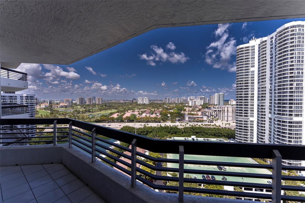 3530 Mystic Pointe Dr, Unit 2207, Aventura, FL 33180 Photo