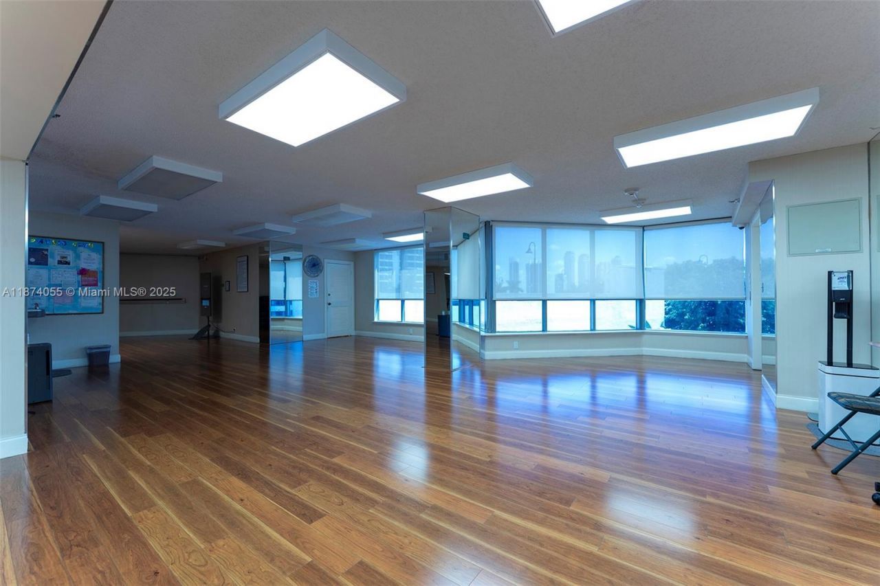 3530 Mystic Pointe Dr, Unit 2207, Aventura, FL 33180 Photo