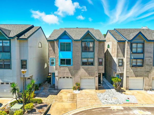 2272 2ND Street S, Jacksonville Beach, FL 32250
