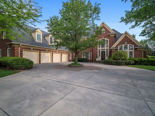 1 Worthington Court, Bloomington, IL 61704