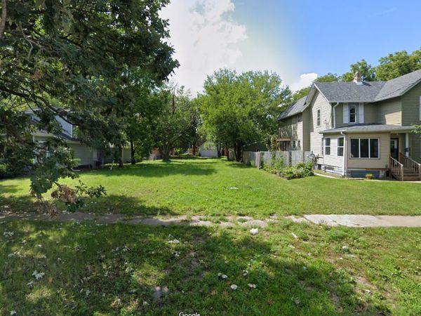 2008 N Court Street, Rockford, IL 61103