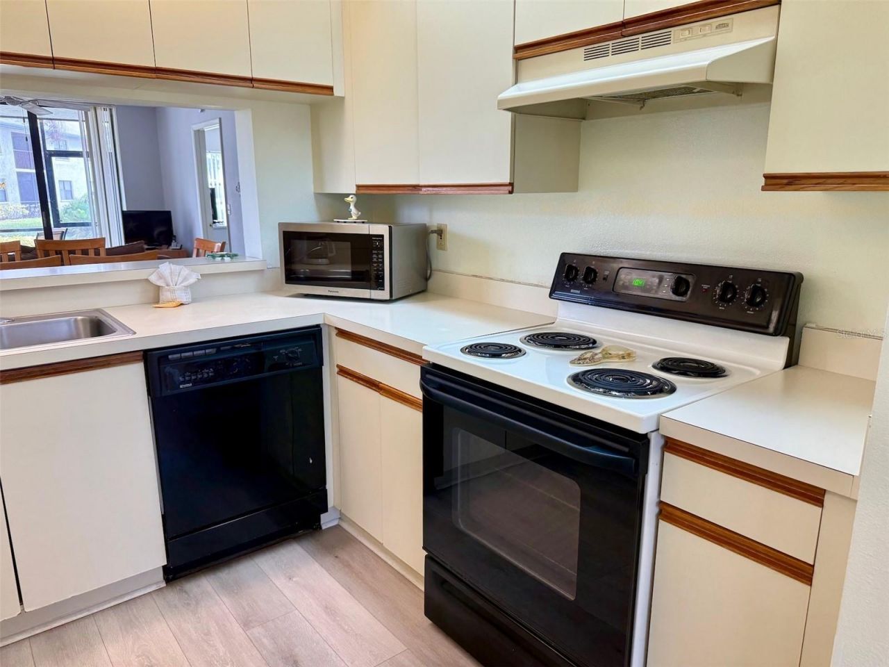 4420 46th Avenue W, Unit 101, Bradenton, FL 34210 Photo