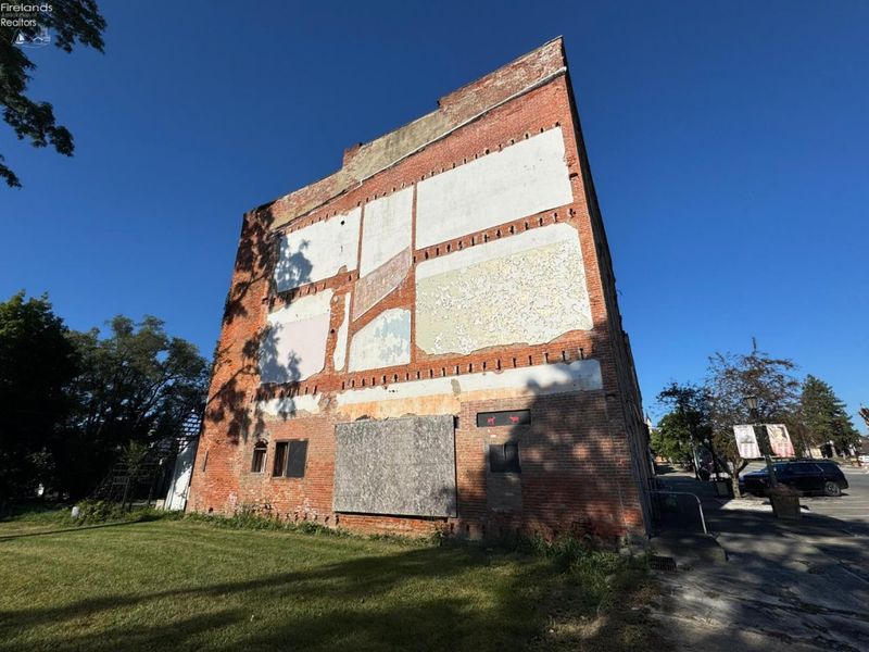 14 Main St, Plymouth, OH 44865 Photo 4