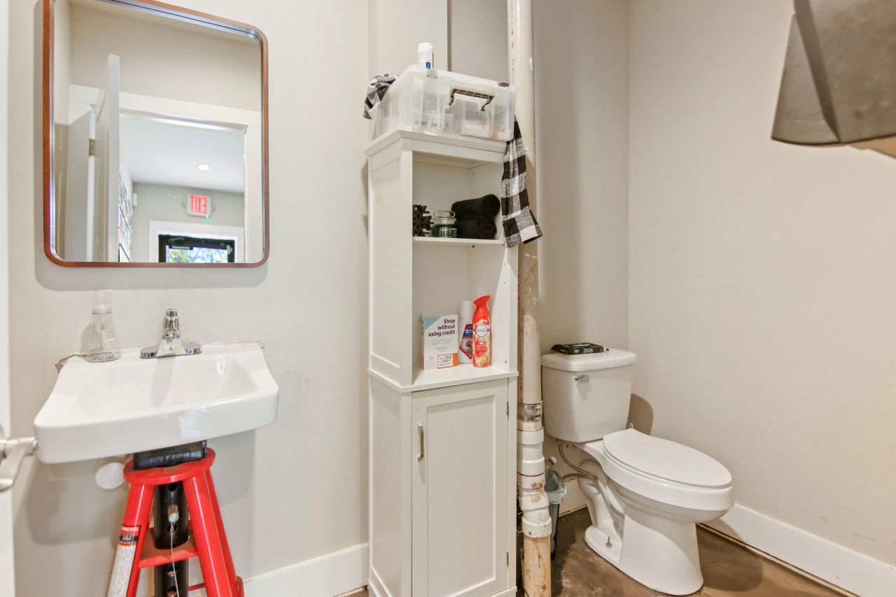 7329 Spa Road Photo 11