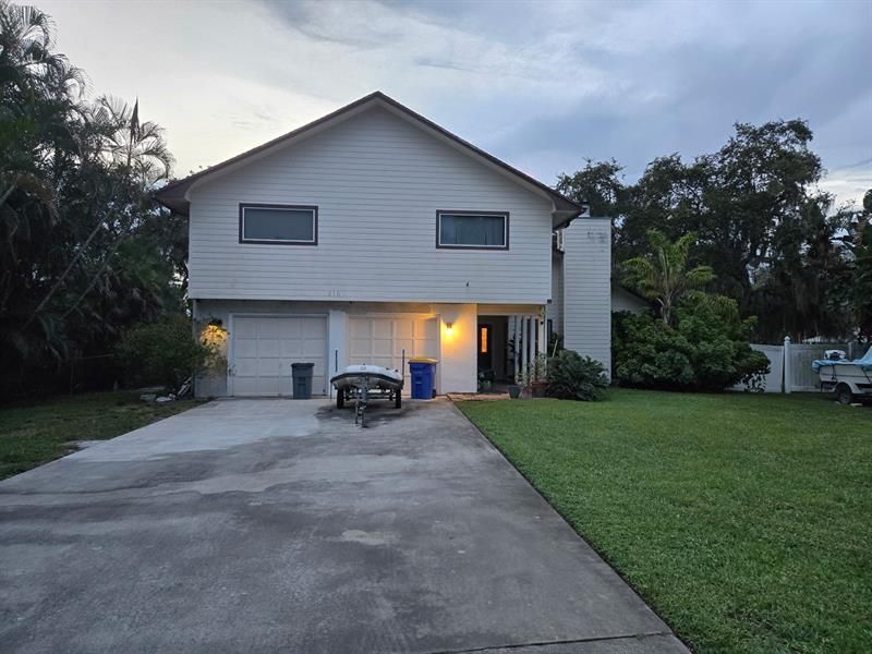 618 SW Hidden River Ave, Palm City, FL 34990 Photo