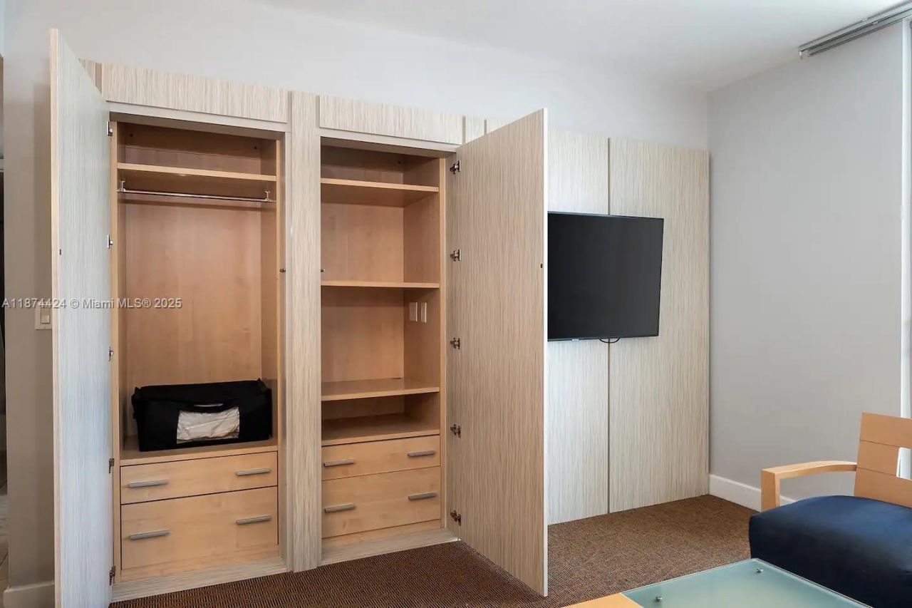 18683 Collins Ave, Unit 1609, Sunny Isles Beach, FL 33160 Photo