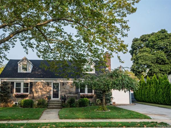 217 Elton Road, Stewart Manor, NY 11530