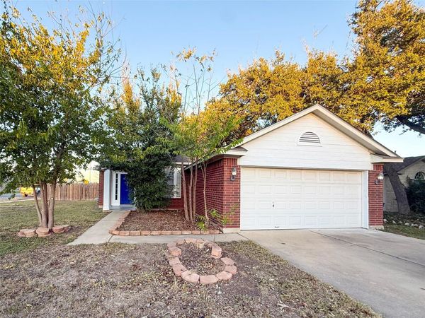 1000 Moon Glow DR, Leander, TX 78641