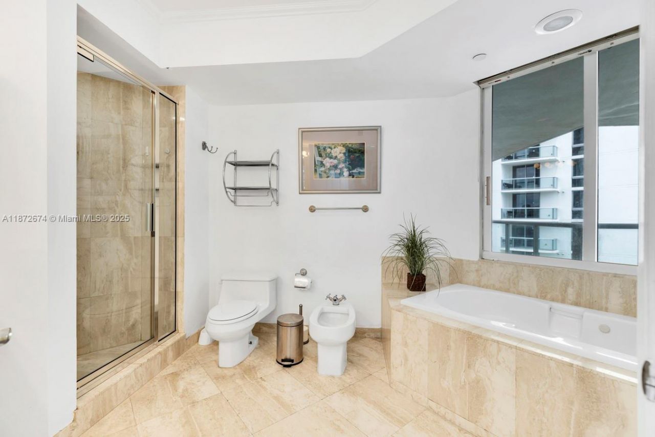 18671 Collins Ave, Unit 604, Sunny Isles Beach, FL 33160 Photo