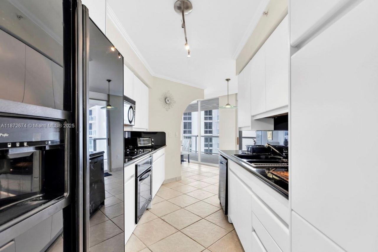 18671 Collins Ave, Unit 604, Sunny Isles Beach, FL 33160 Photo