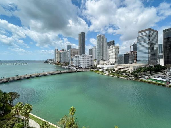 701 Brickell Key Blvd, Unit 1512, Miami, FL 33131