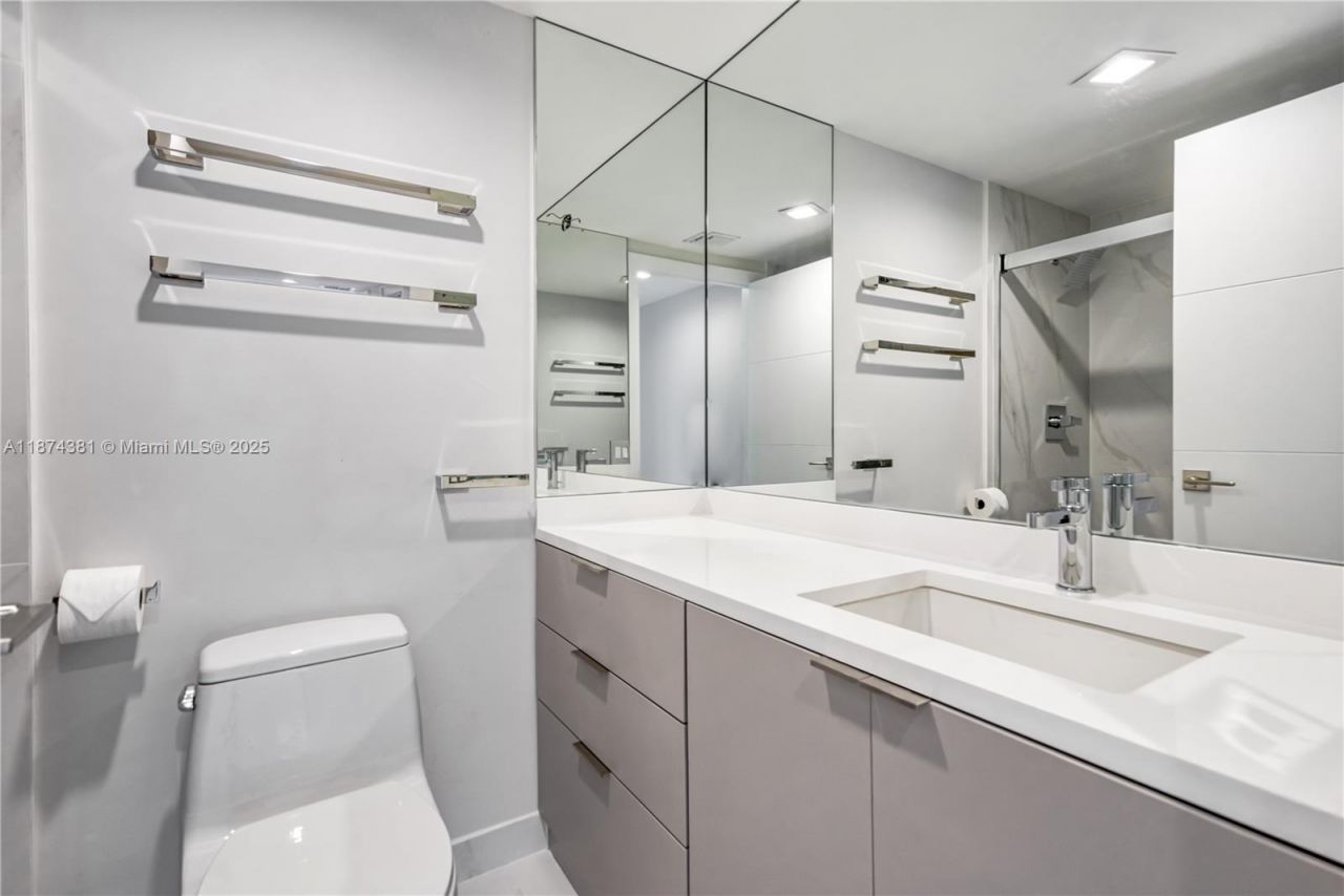 701 Brickell Key Blvd, Unit 1512, Miami, FL 33131 Photo